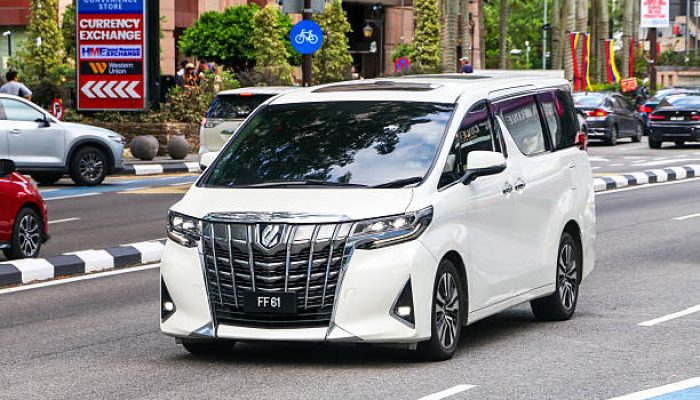 Teknologi Terbaru Mobil MPV yang Wajib Diketahui