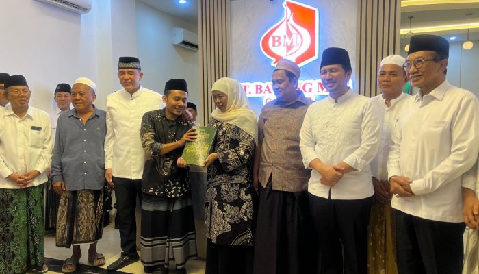 Khofifah Siap Ajukan KEK Tembakau Madura ke Pusat, Dorong Ekonomi Petani dan Industri Lokal